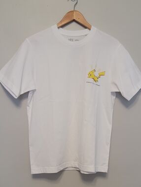 Uniqlo x Pokemon UT White Pikachu T-shirt Nintendo NWT Sz Small